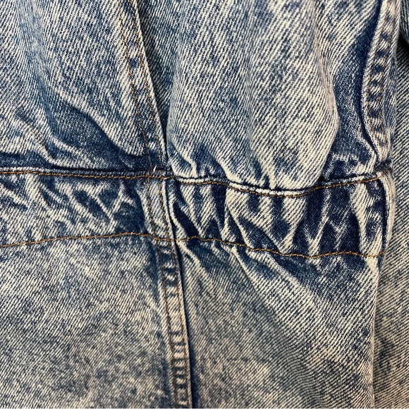 RARE Vintage Levi's Acid Wash Denim Chore Barn Duster Trucker Jean Jacket - Picture 10 of 11